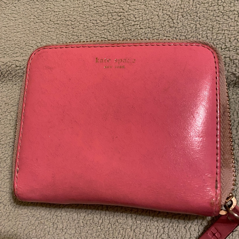 Kate Spad Zip-up pink wallet